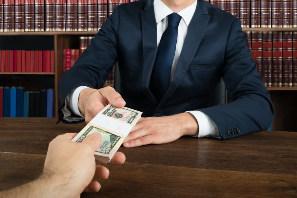 How Much Do Real Estate Attorneys Charge