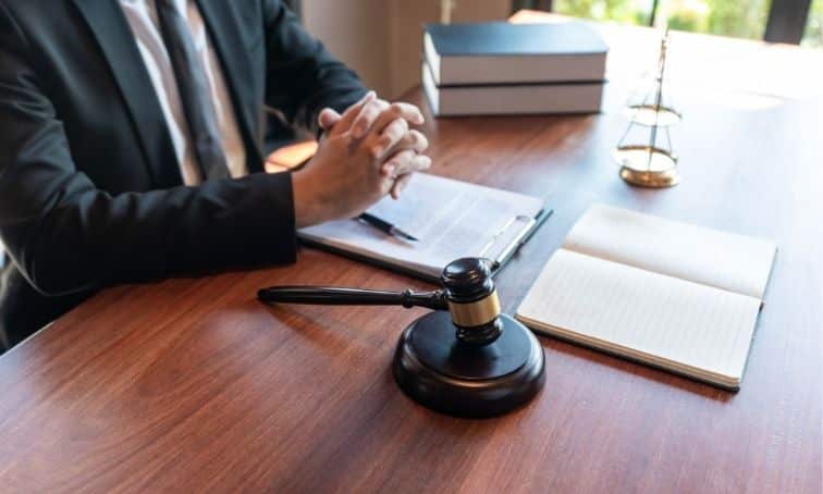 How do I find a commission lawyer near me?