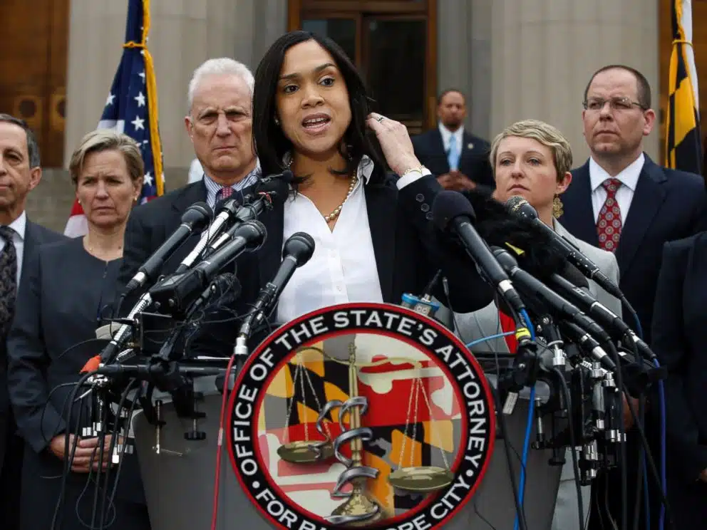 Marilyn mosby baltimore aisha attorney state warrants record daily speaks prince george looks county left city dismisses prosecutor open top