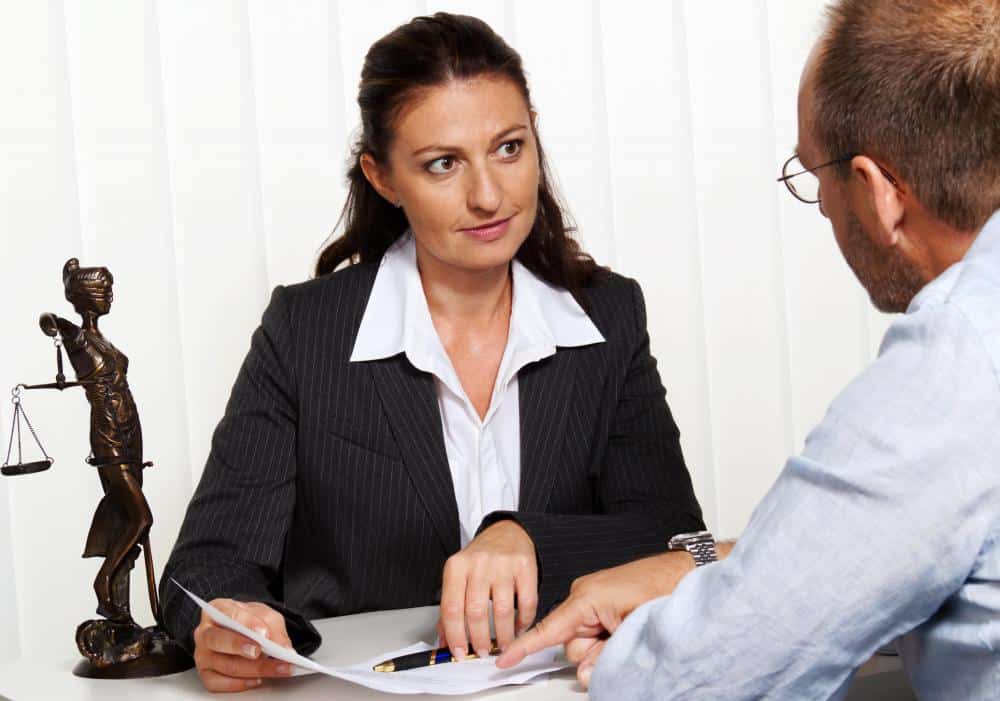 What are the benefits of a free small claims lawyer consultation?