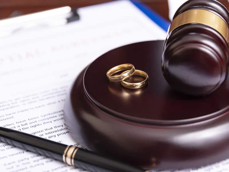 I want a free consultation with a family lawyer for prenuptial agreements