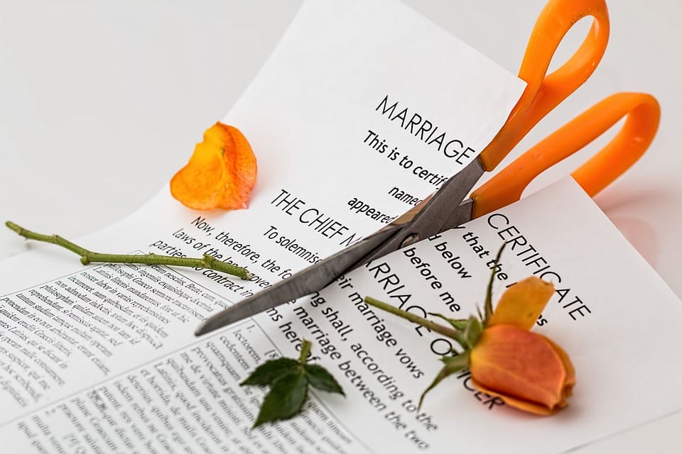 Free divorce lawyers for single mothers in Houston