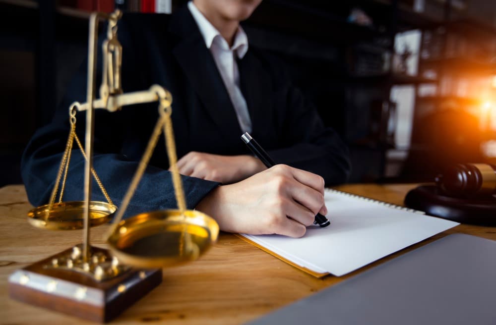 How to get legal advice in Virginia without a lawyer?